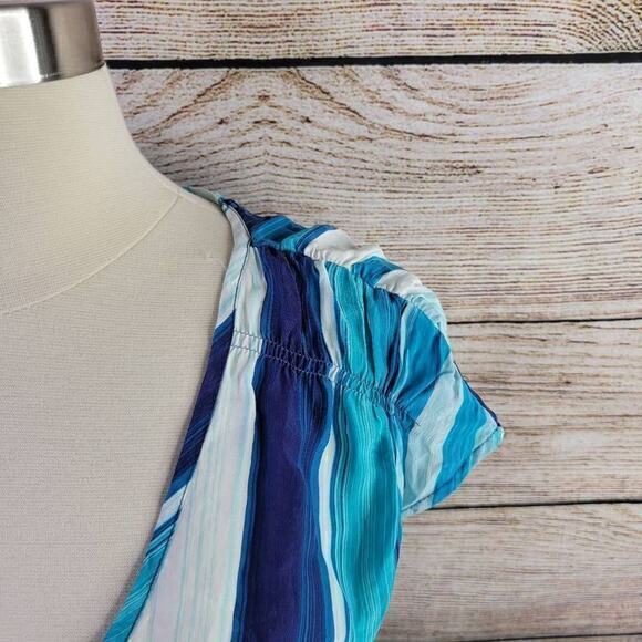 Lucky Brand 100% Silk Sleeveless Blue Striped Blouse‎ Top Size Medium - Picture 3 of 9